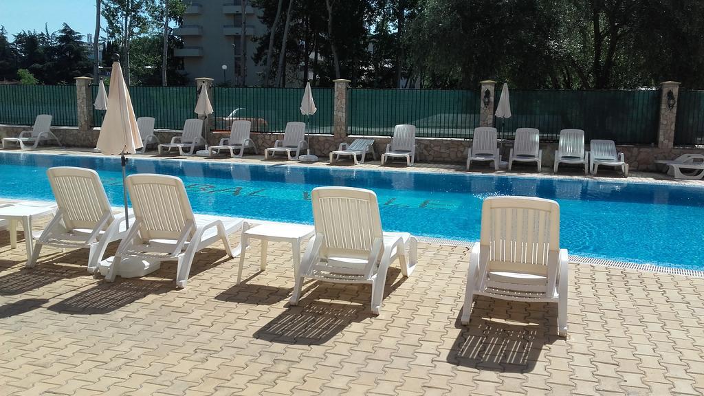 Global Ville Apartcomplex Sunny Beach Esterno foto